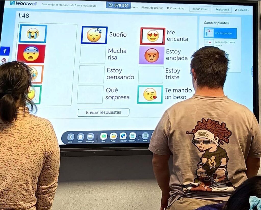 INICIAMOS FORMACIÓN EN EL CENTRO MANOS TENDIDAS (ONG)